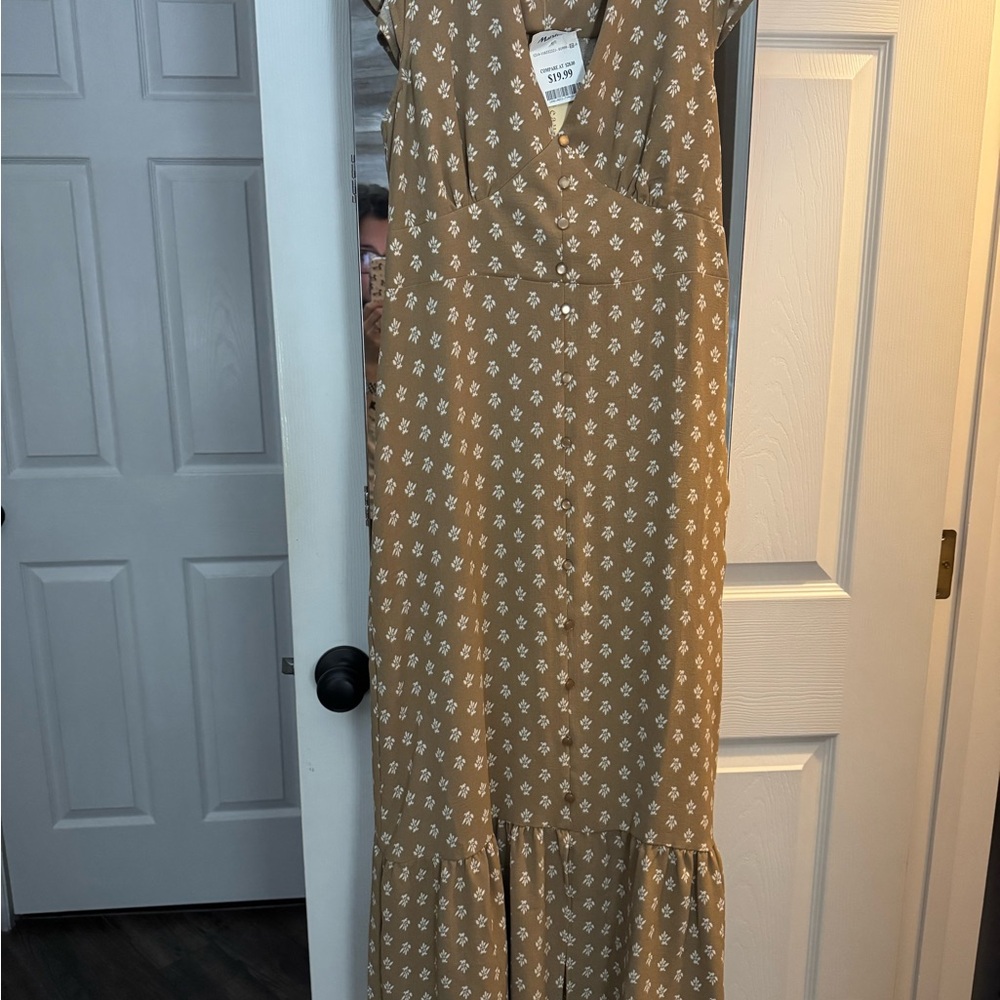 Chic Tan Floral Maxi Dress